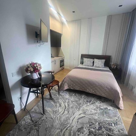 Favorit Apartments 1 Кім Безкоштовна Парковка Центр З Балконом Не Далеко Від Ж Д Вокзалу Звітні Документи Lviv Exterior photo