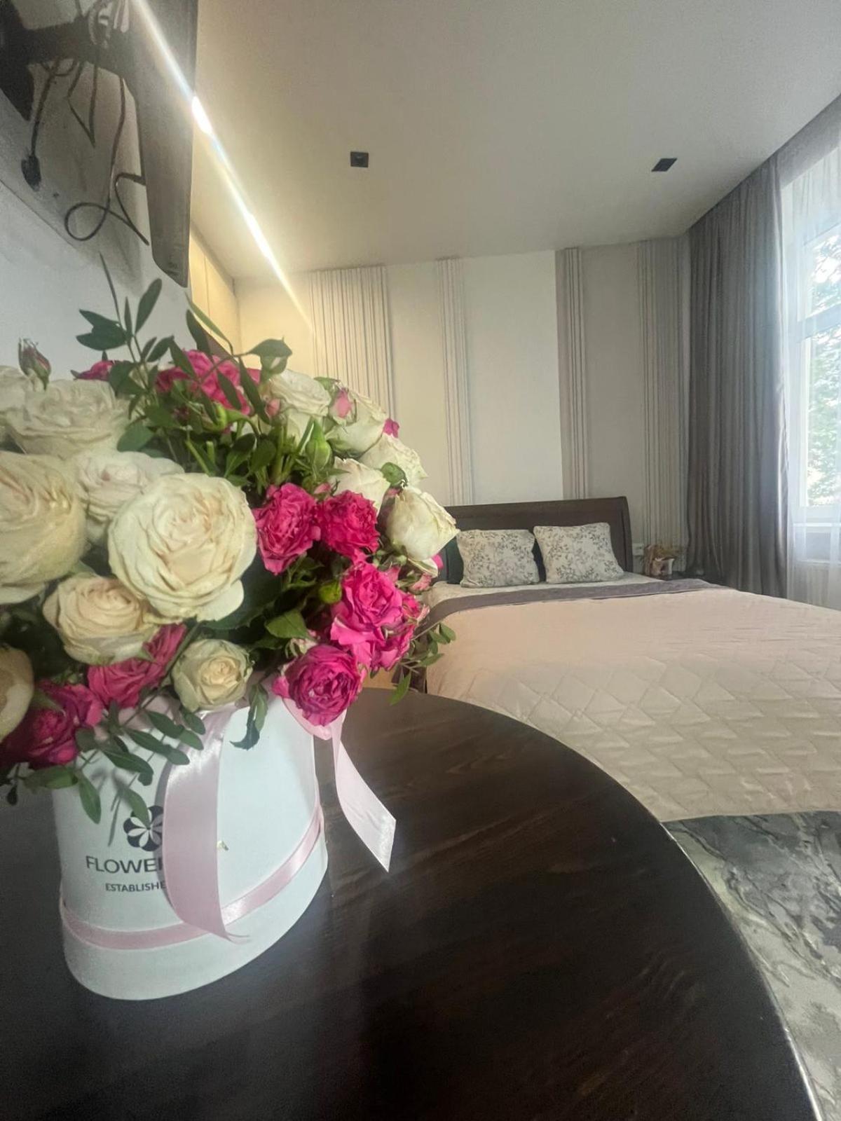 Favorit Apartments 1 Кім Безкоштовна Парковка Центр З Балконом Не Далеко Від Ж Д Вокзалу Звітні Документи Lviv Exterior photo